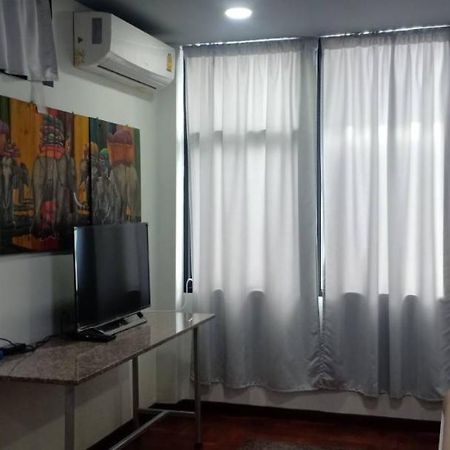 Sriyanar Place Bangkok Esterno foto