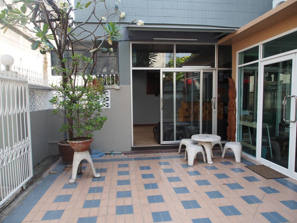 Sriyanar Place Bangkok Esterno foto